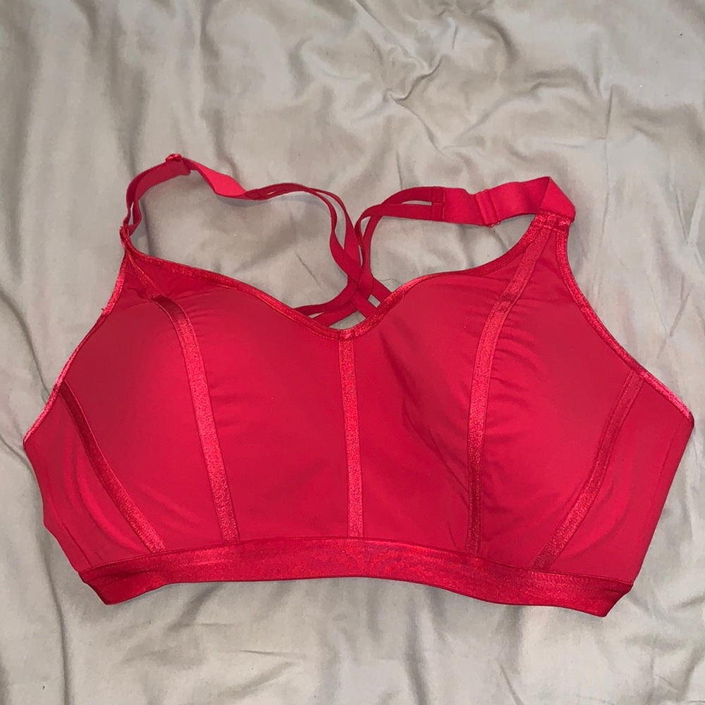 38DDD Victoria’s Secret sports bra